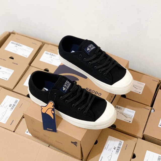 BRODO VTG 35-47 Vantage V2 Low Black White / Natural White - Sepatu Sneakers Pria Wanita Original