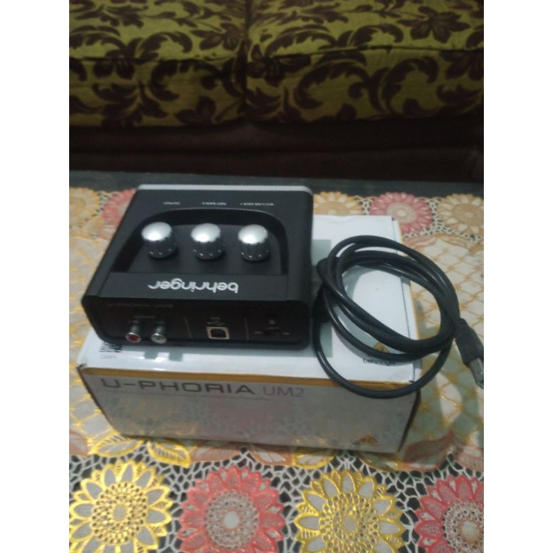 Behringer UM2