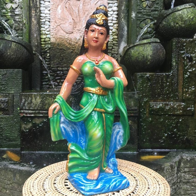 Patung Kanjeng Ratu Kidul / Kanjeng ratu pantai selatan