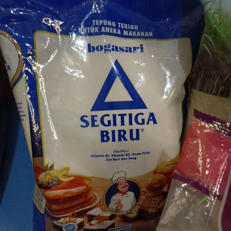 

TERIGU SEGITIGA BIRU