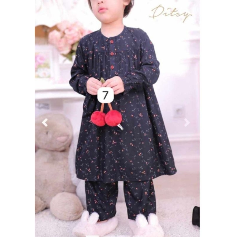little strawberry pajamas Ditsy edisi September'23