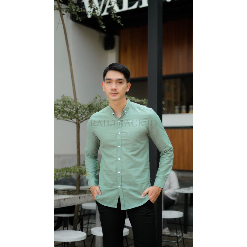 Kemeja Polos Pria Sage / Kemeja Polos Lengan Panjang Hijau Sage