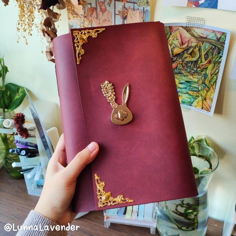 

Maroon Rabbit Traveler's Journal | Jurnal Kulit Merah Vintage A5