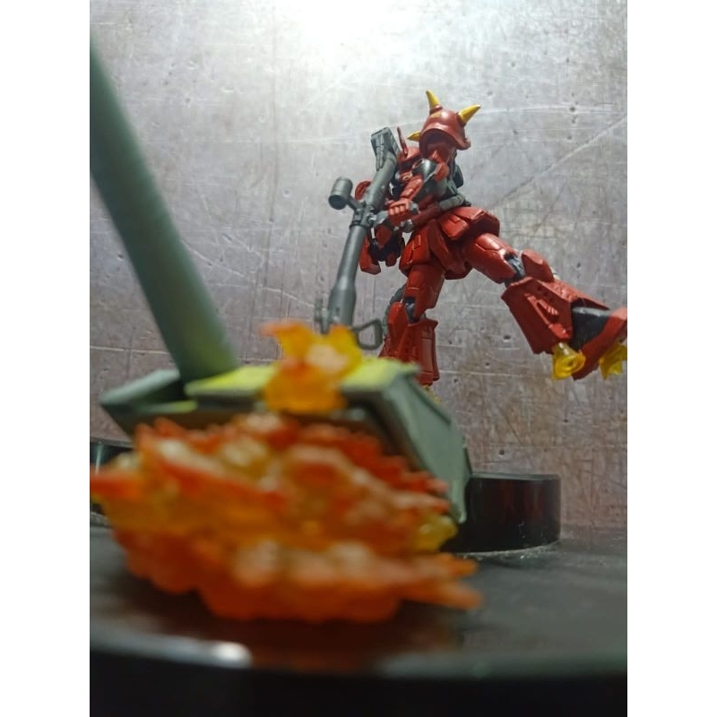 Figure Diorama Gundam Red Zaku