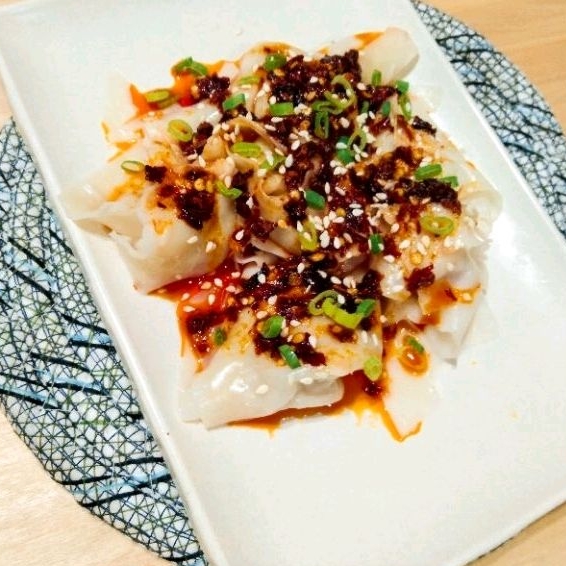 

BY MAWONTON WONTON / PANGSIT AYAM CHILI OIL