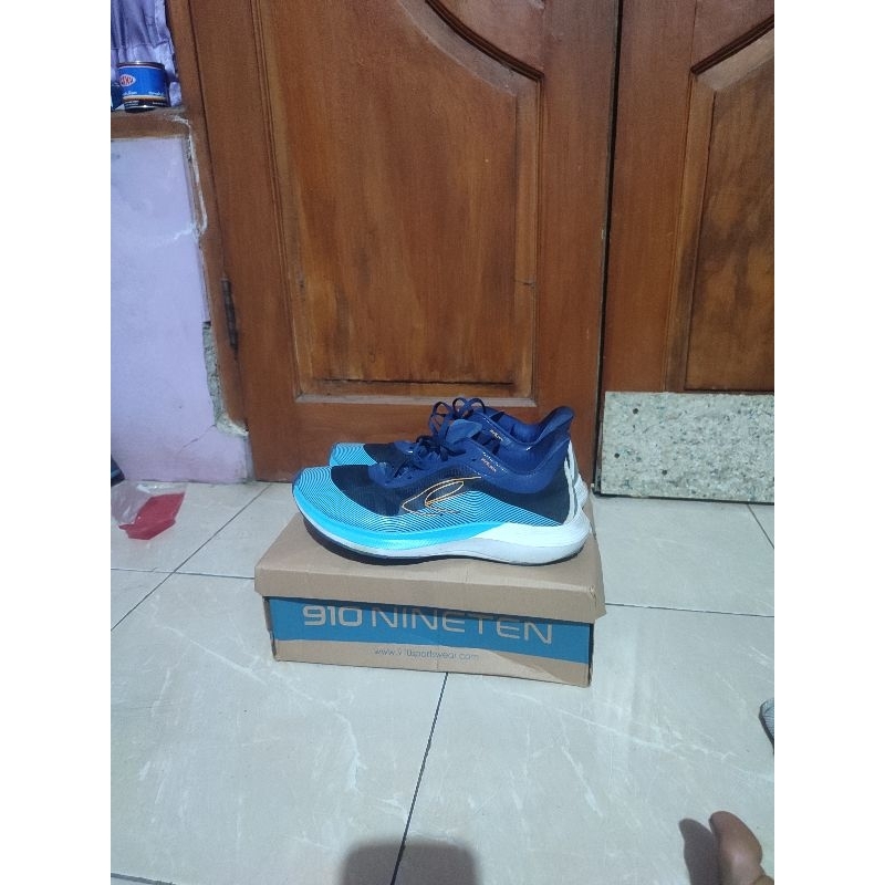 sepatu 910 metaspeed