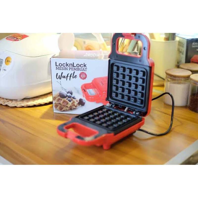 Lock n Lock Waffle Maker