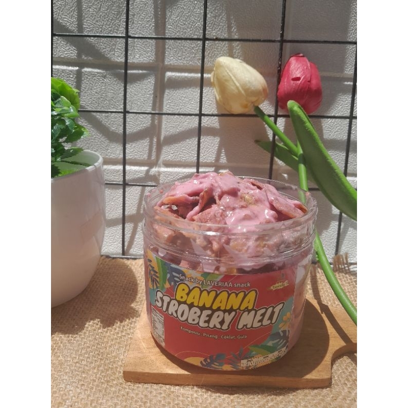 

kripik pisang strobery lumer