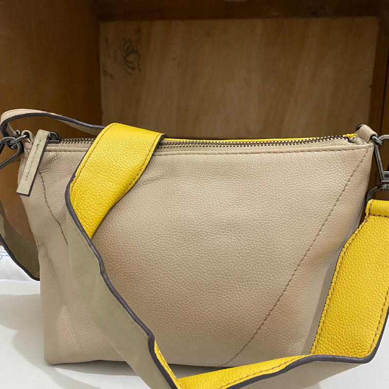 preloved tas branded ELLE original