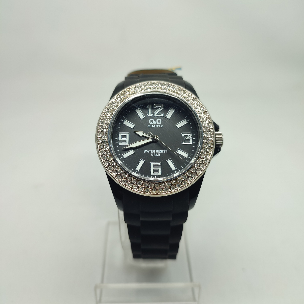 Jam Tangan QnQ Quartz -Jam Tangan Wanita Black Pearl Elegan, Anti Karat, Tahan Air