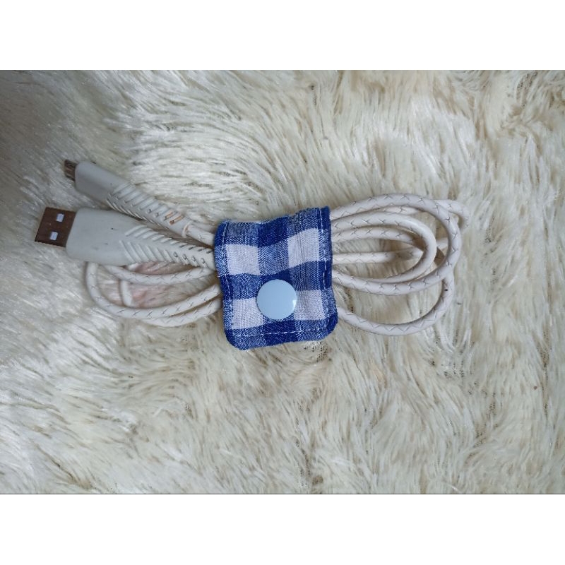 Klip USB / Klip Kabel / Klip Charger / hetset / Pengikat Kabel / Pengikat Charger  / Charger Organiz