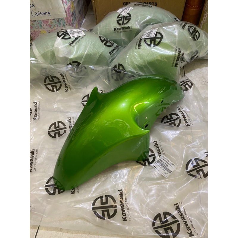 Termurah spakbor depan ninja  SS R hijau metalik ijo ori