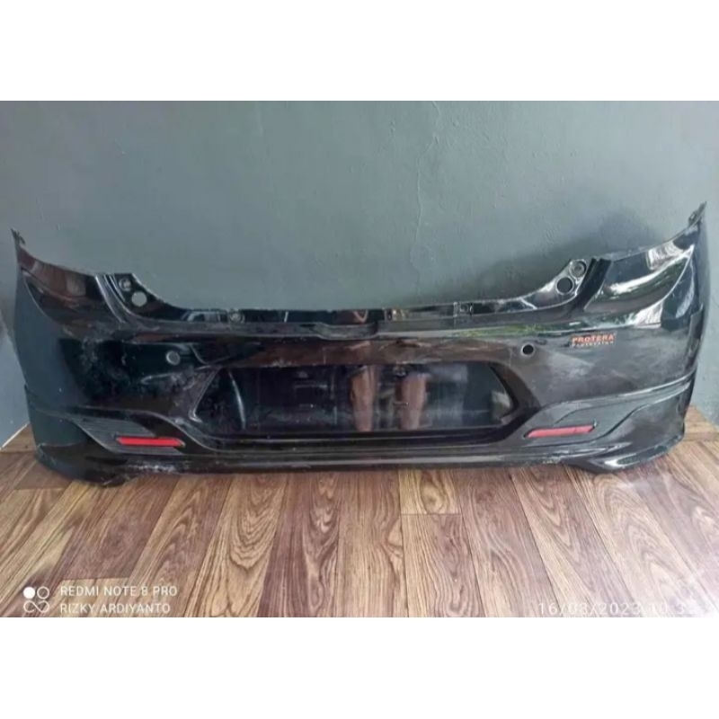 bemper belakang ayla 2015