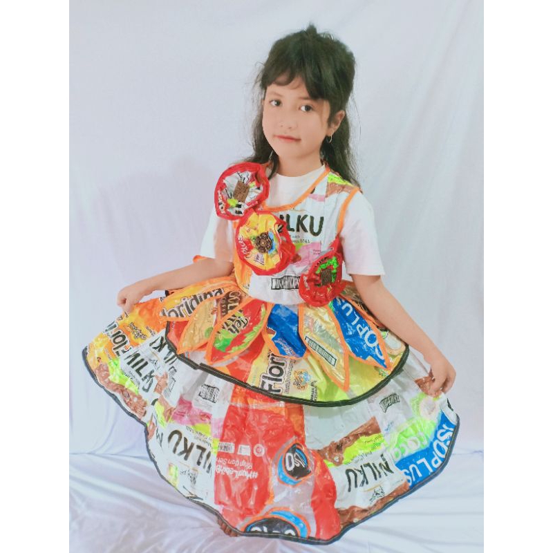 Kostum baju karnaval anak perempuan daur ulang plastik