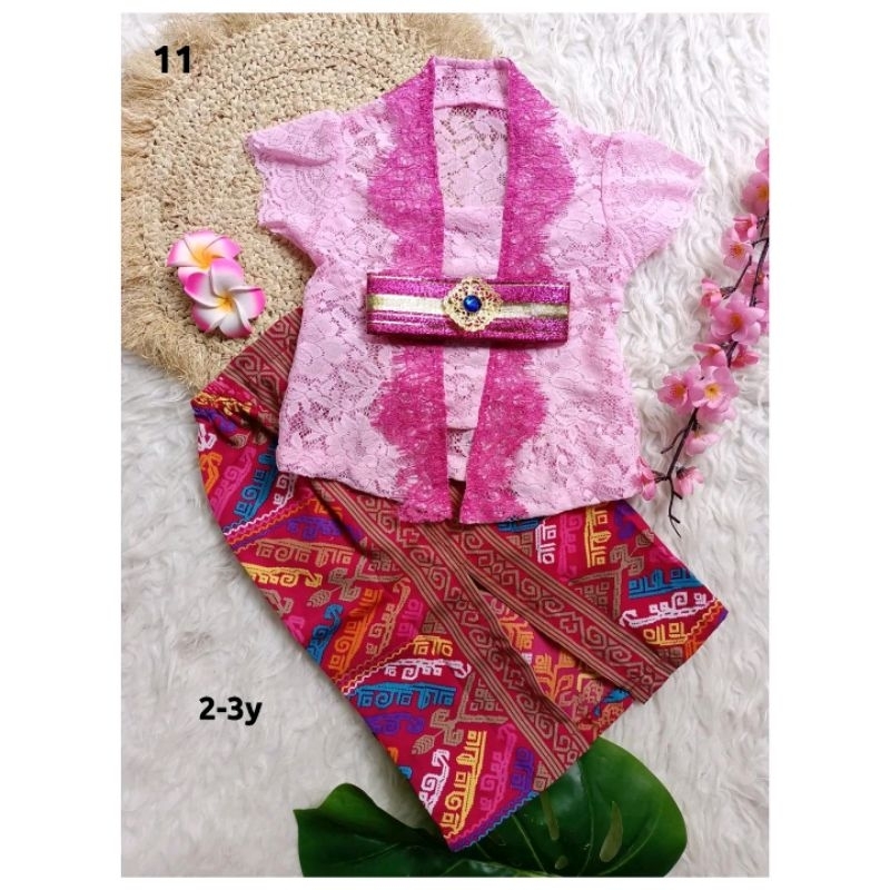 Baju Kebaya anak Size 1 fit 2-3tahun / kebaya adat bali / kebaya anak perempuan