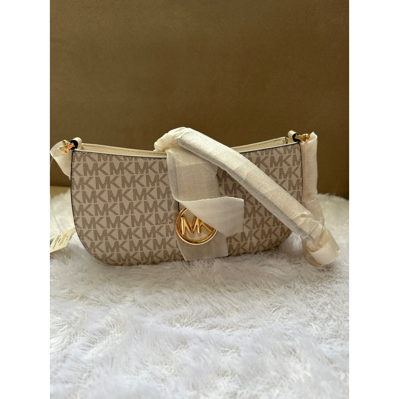 mk carmen pouchette vanilla sig
