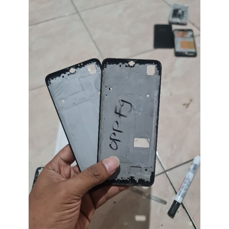 TATAKAN LCD FRAME TULANGAN LCD OPPO F9 ORI COPOTAN