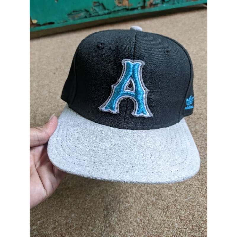 topi snapback adidas vintage original