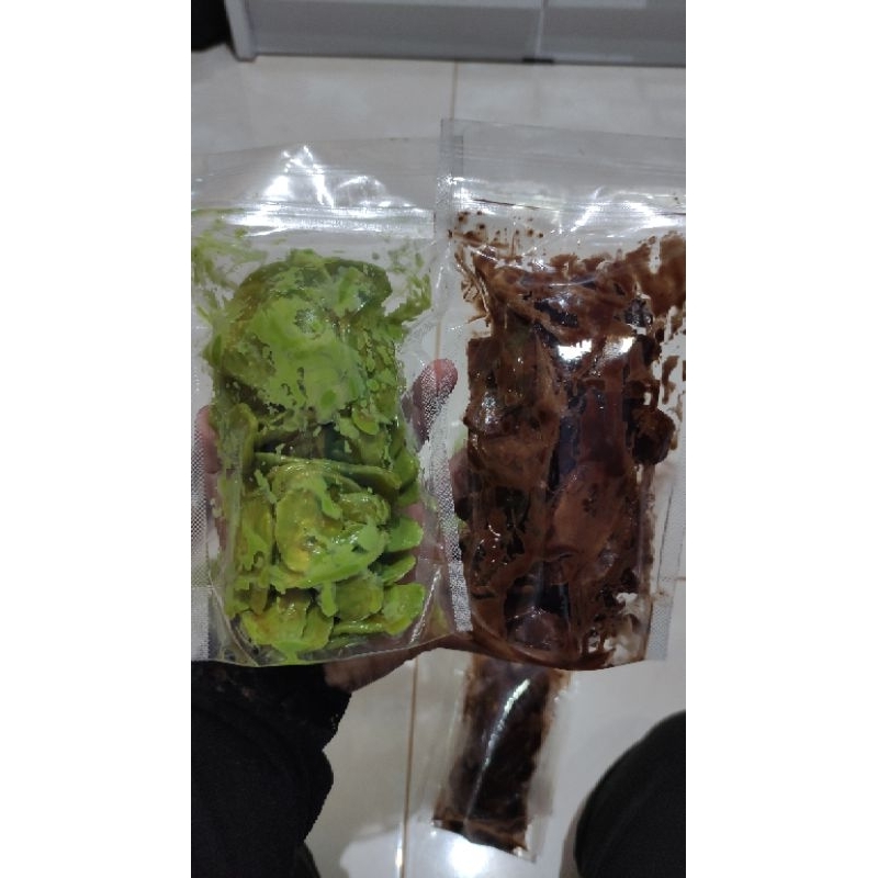 

keripik pisang coklat rasa matca strawberry 130gr jaminan KRIUKKKK