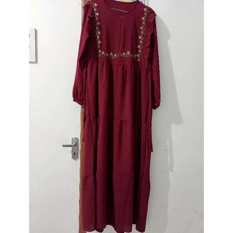 gamis simple warna maroon