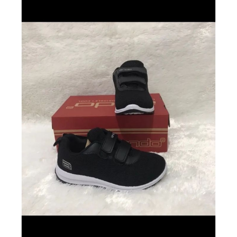 Sepatu sekolah anak ando