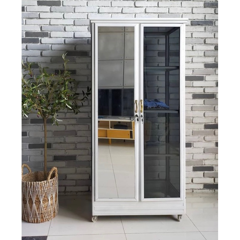 Lemari Kaca 2 Pintu / Lemari Aluminium Putih