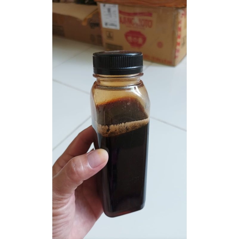 

Madu Asli Hutan Kalimantan 100%( Asli )