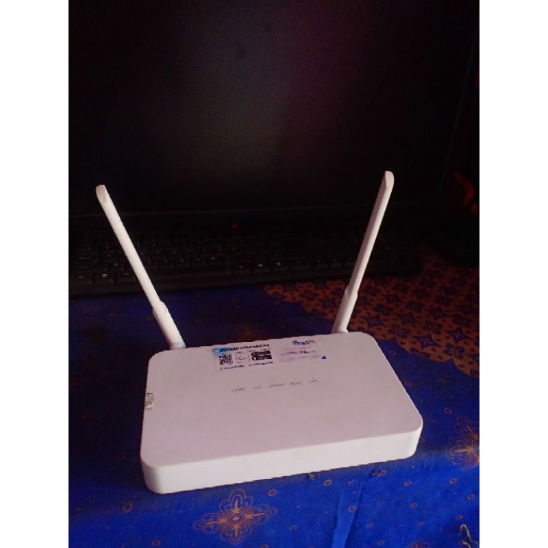 ZTE F670L GPON ONT Bnetfit Dual band port biru acess point