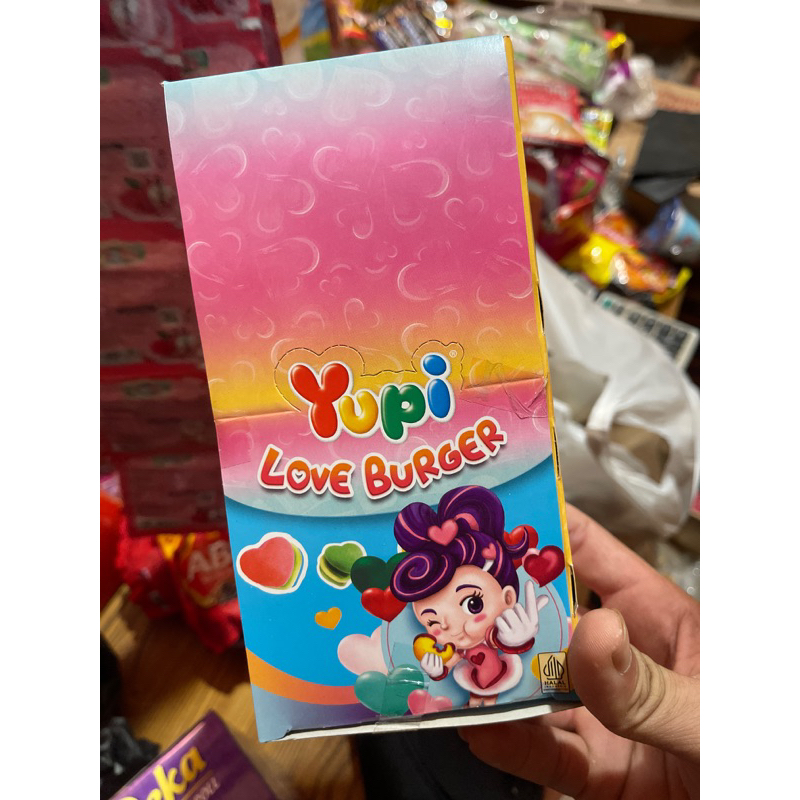 

Yupi Love burger isi 12 pcs