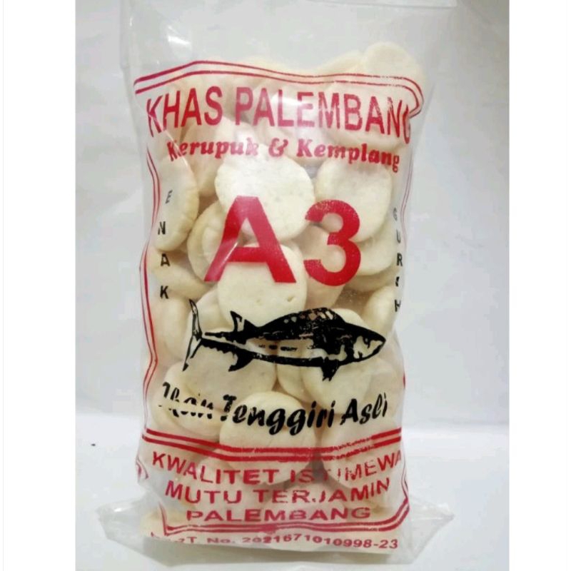 

KERUPUK KHAS PALEMBANG KEMPLANG KANCING UKURAN SEDANG 250 GRAM