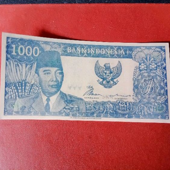 Koleksi Uang Kuno Unik 1000 Soekarno Melengkung Belakang Gajah