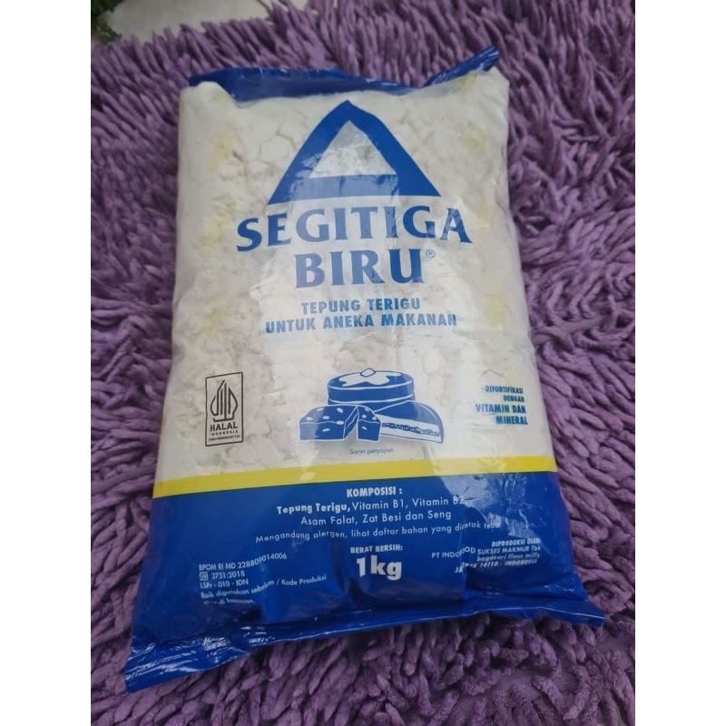 

Terigu premium segitiga biru 1 kg