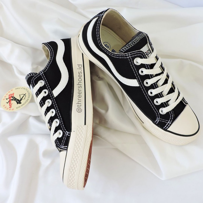 Sepatu Warrior Hector LC Black/White 100% Original