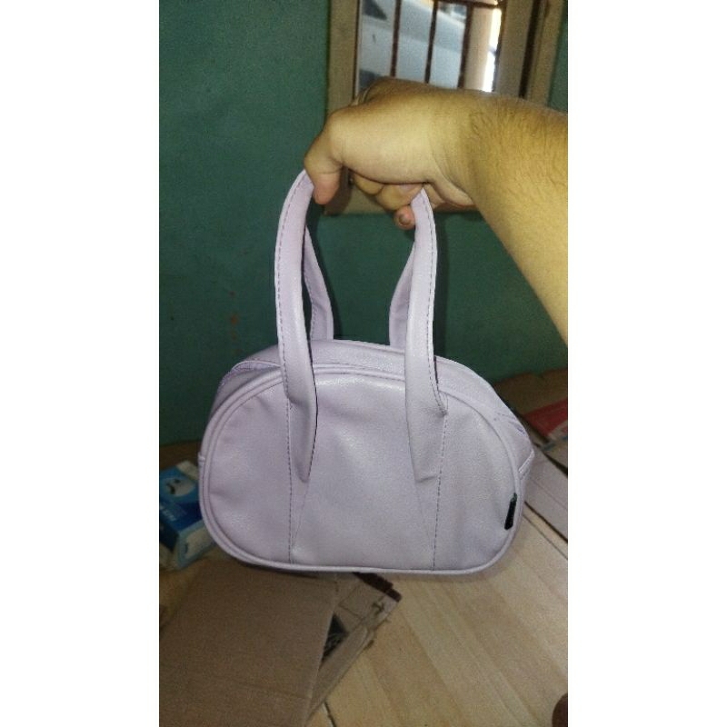 tas lova warna ungu