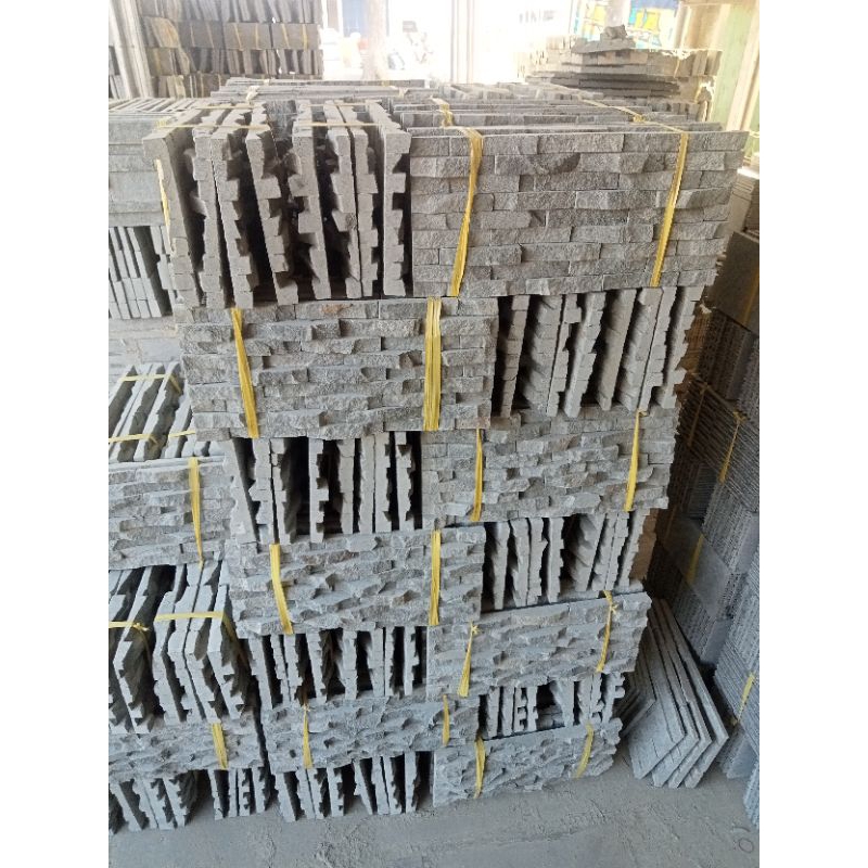 batu alam mozaik ukuran 20×40cm/batu alam dinding