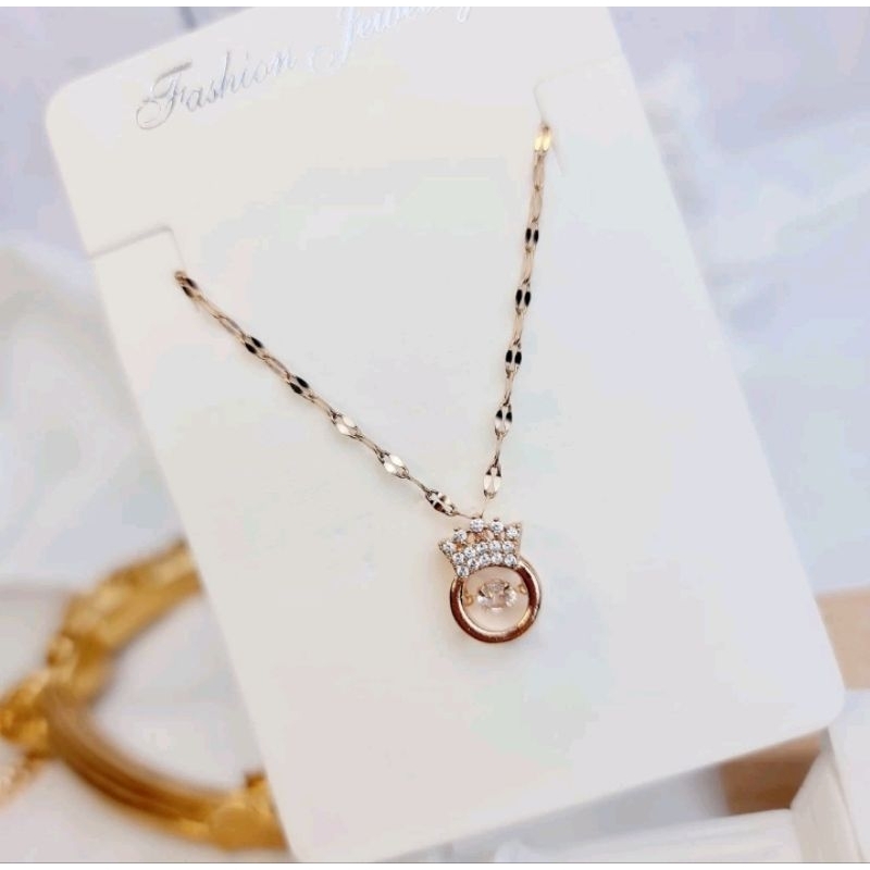 kalung titanium wanita liontin mahkota mata satu liontin bisa putar