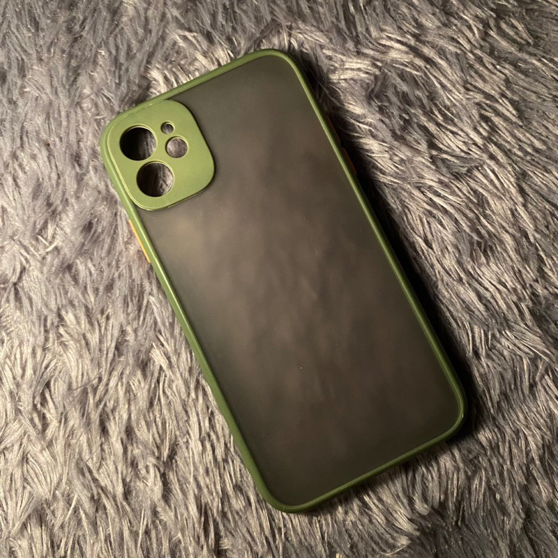 Preloved : casing iphone 11