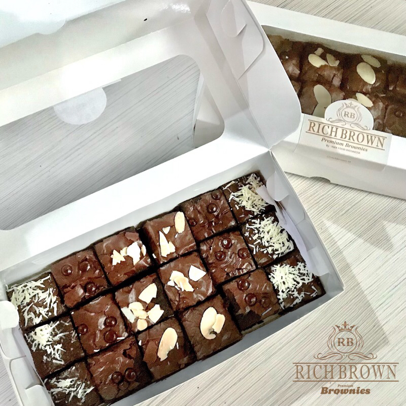 

RICHBROWN Fudgy Brownies Premium ukuran 20x10 nyoklat banget