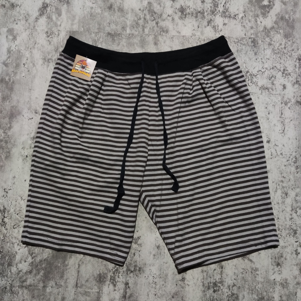 CELANA PENDEK By UNIQLO SALUR CP015