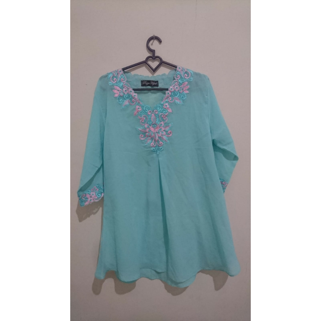 Kebaya Biru Muda