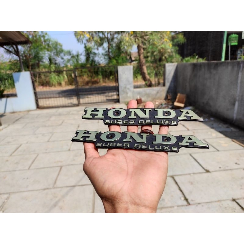 emblem tanki gl 100 emblem tengki gl 100 super deluxe kuningan detail mirip ori original emblem tang