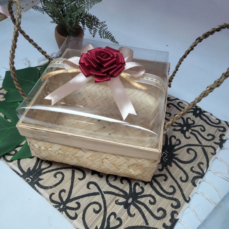 

Box packaging premium Berbagai Ukuran free pita mawar satin keliling griter I Wadah seserahan manten hantaran nikahan hampers BMT 15cm - 18cm- 20cm - 22cm - 25cm - 30cm box mika bok hantaran bambu wadah jenang unik temat wajik kemasan hantaran nikahan