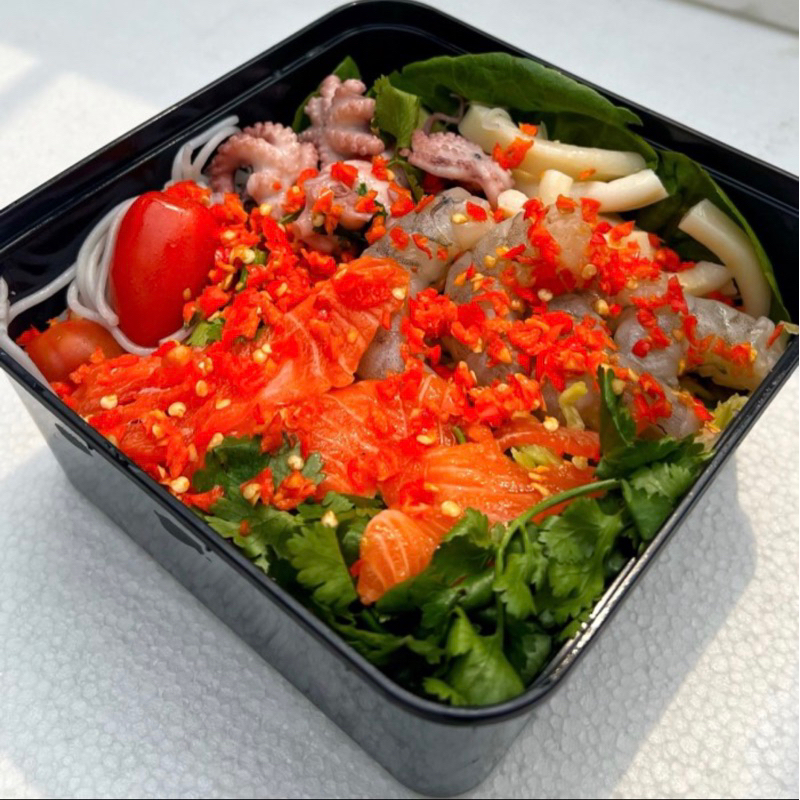 

Salad Thailand Komplit PEDAS PARAHHH by quinnkitchen