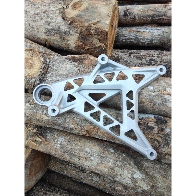 arm/dudukan knalpot coak vario 125/150 new/old bahan original copotan motor