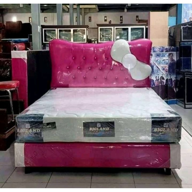 divan sandaran karakter hello kitty