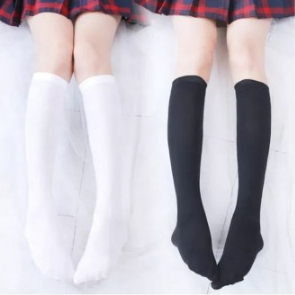Kaos Kaki Panjang Wanita sampai lutut Fashion Kaos Kaki Wanita Korea
