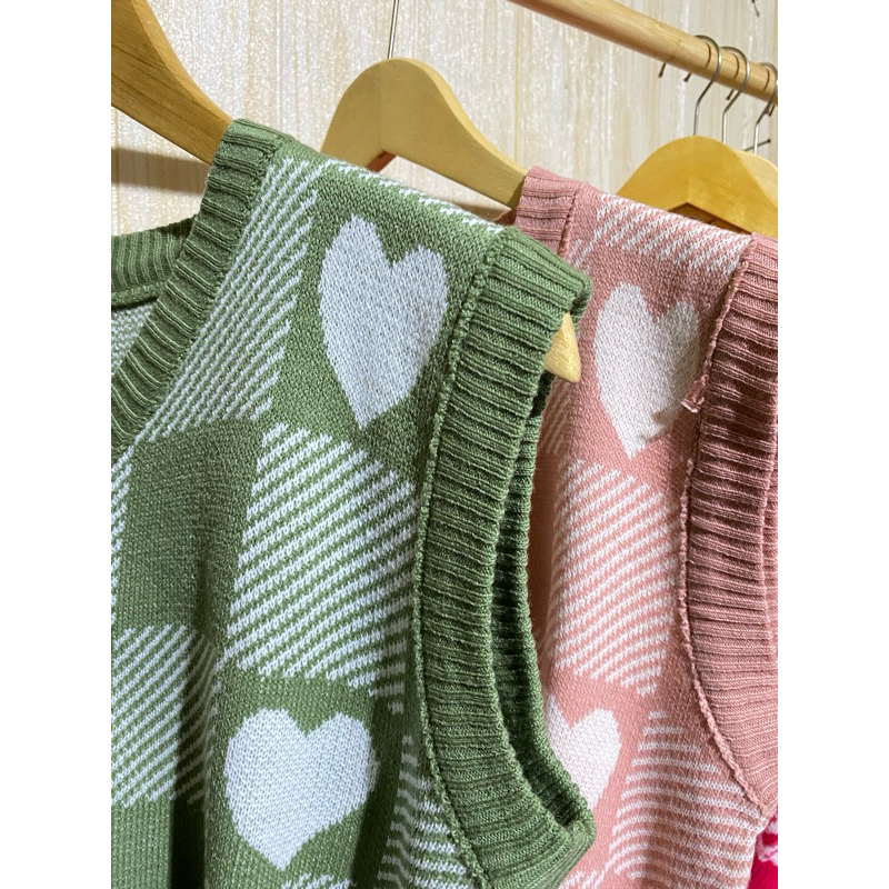 Rompi Love-Vest Rajut-Vest Crop
