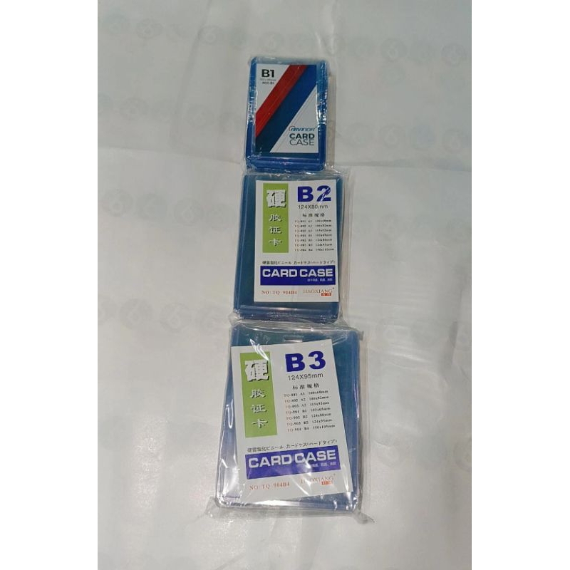 

PLASTIK KARTU NAMA/PLASTIK ID CARD/NAME CARD CASE AMANDA BERDIRI B1/B2/B3/B4 (1 PAK ISI 20 BIJI)