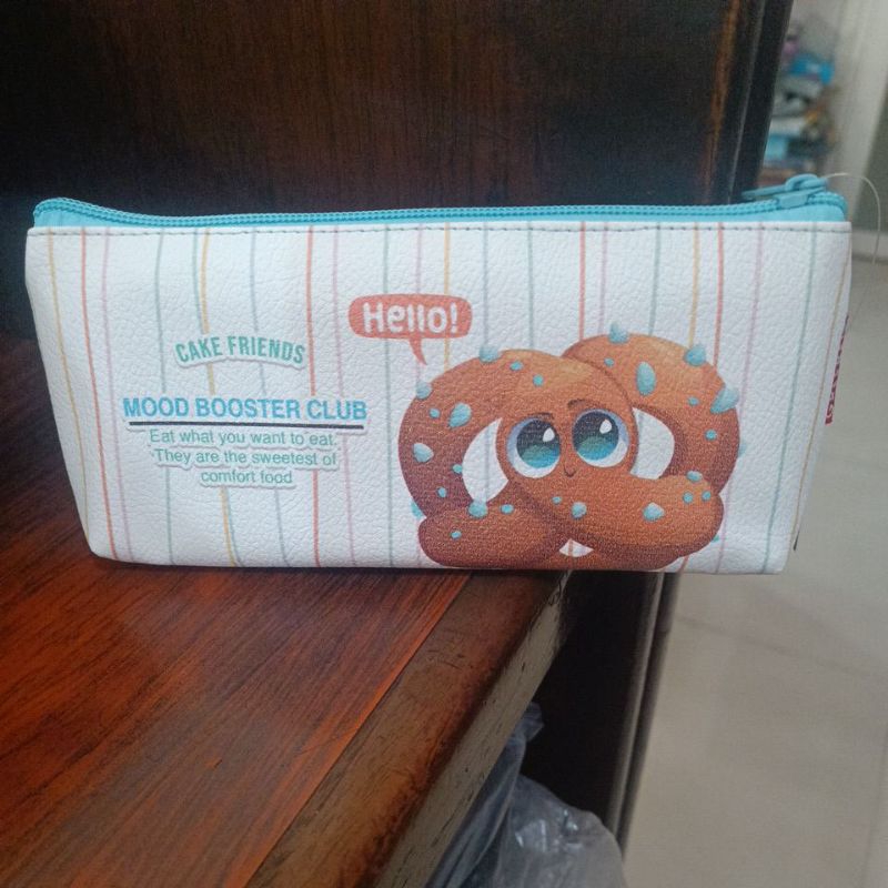 

Tempat Pensil / Kaleng Pensil / Pencil Bag Cake Friends