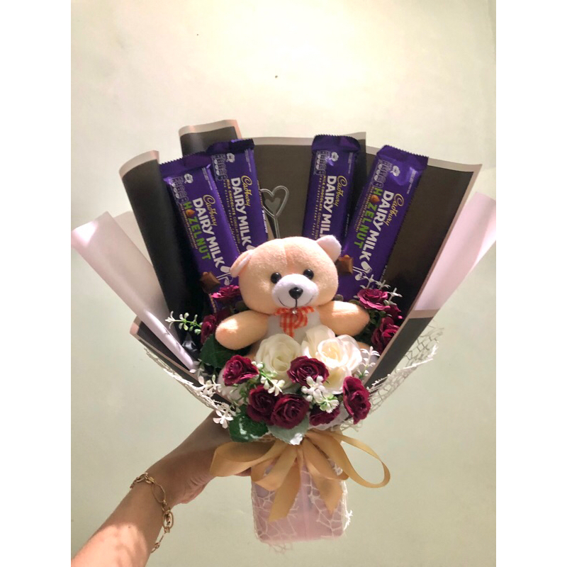 

REKOMENDASI BUKET COKELAT WISUDA , ULANG TAHUN & ANNIVERSARY